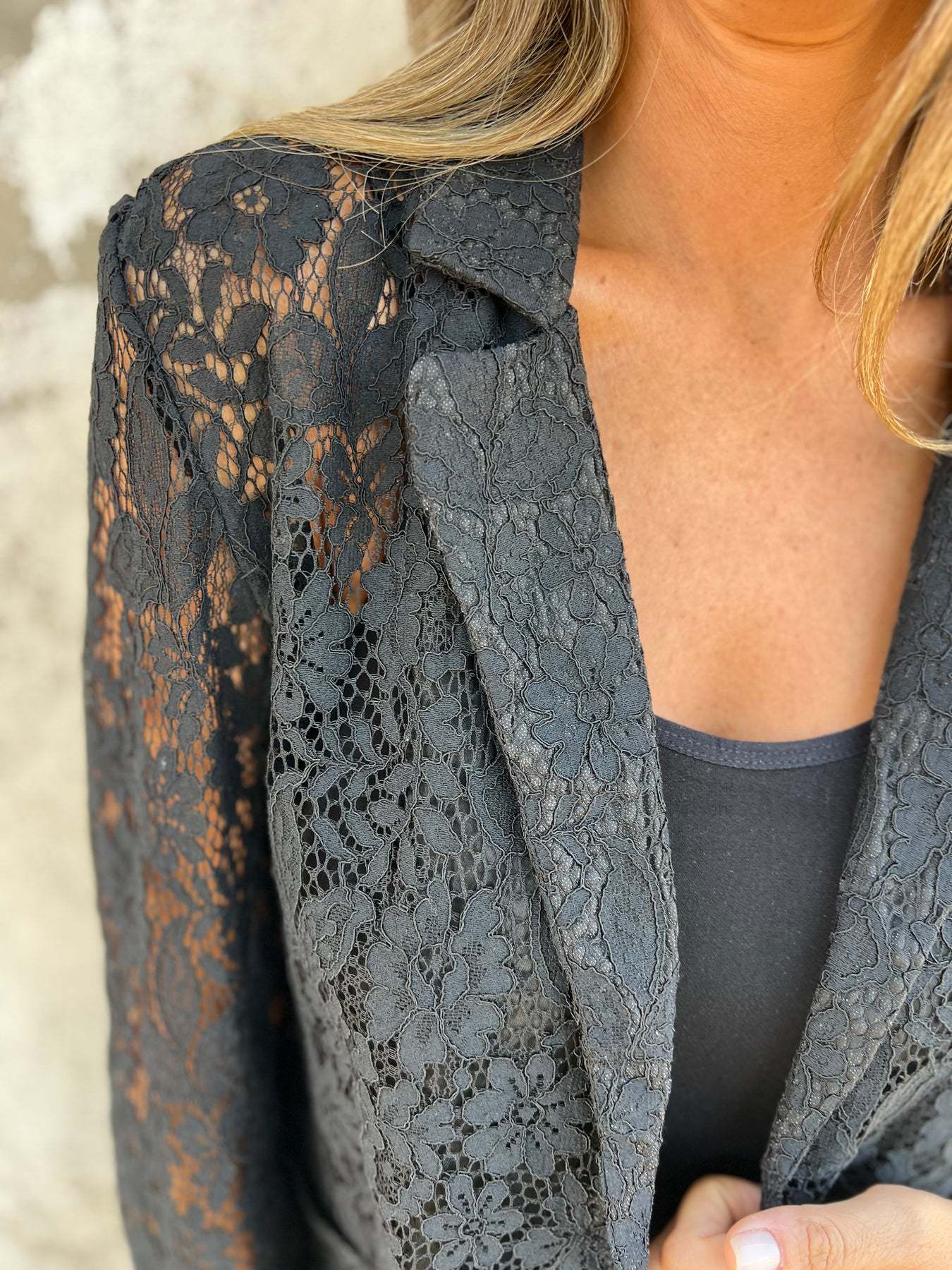 Lena | Blazer de renda transparente com estrutura elegante
