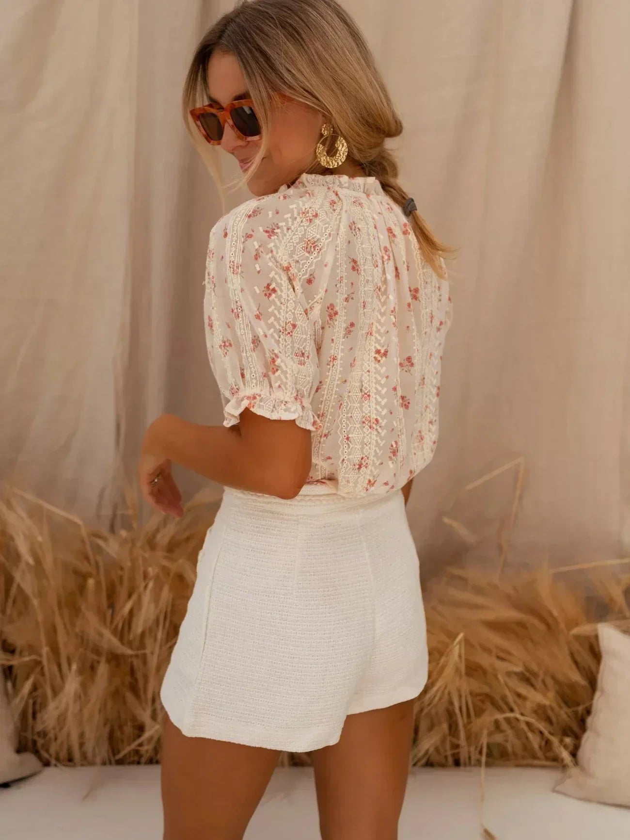 Elina™ - Blusa Floral com Charme de Verão